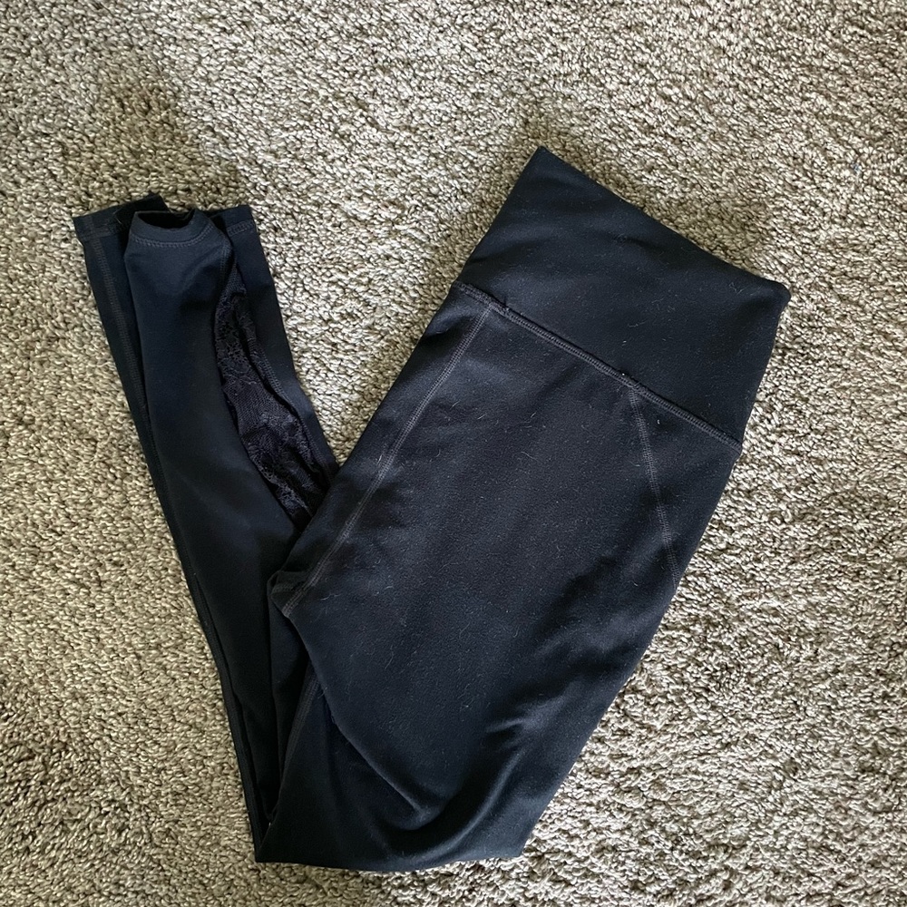Fabletics women’s black leggings with lace side, panel, size large